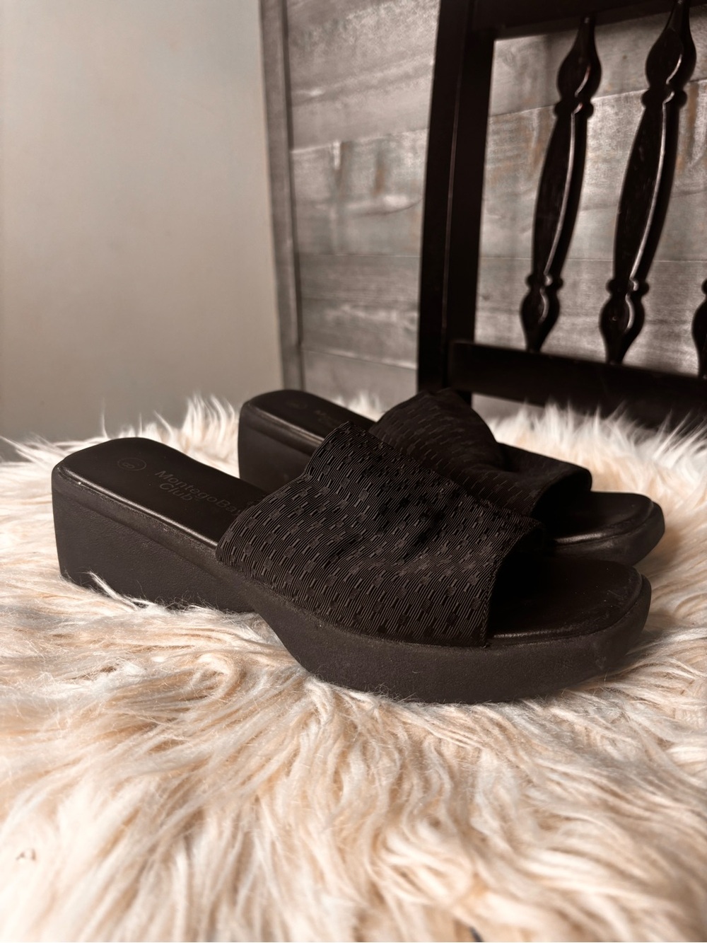Y2K 2000s Montego Bay Club Black Women's chunky Slide Sandals
